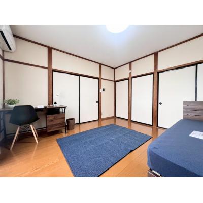 【令和８年２月OPEN！セブンイレブンまで徒歩２分・西部工業団地近く・最大４名可】メゾン八代205【駐車場 無料　家具・家電付】の物件画像