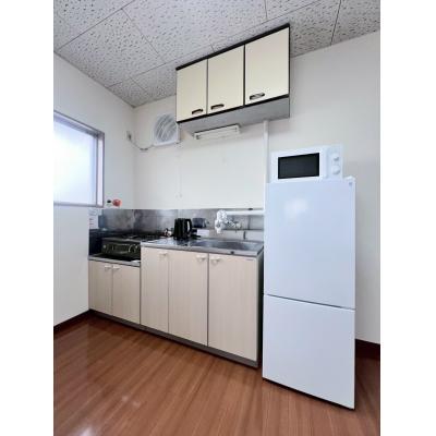 【令和８年２月OPEN！セブンイレブンまで徒歩２分・西部工業団地近く・最大４名可】メゾン八代205【駐車場 無料　家具・家電付】の物件画像