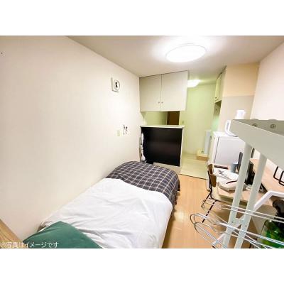 ユニオンマンスリー坂戸駅前１　105　1R・シングル☆【禁煙ルーム】室内洗濯機やたっぷり収納2ドア冷蔵庫など生活家電完備！観葉植物やインテリアスペースなど色々な使い方ができる出窓のあるお部屋の物件画像