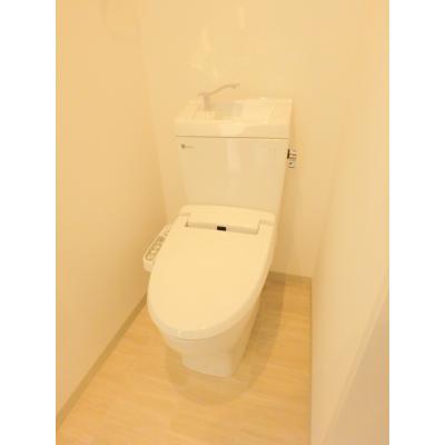 【J’sコート北新宿 201】厚さ25㎝超高密度ポケットコイルマットレス使用！東中野駅徒歩6分！新宿駅まで乗り換えなしで5分！築浅マンション☆【インターネット無料】の物件画像