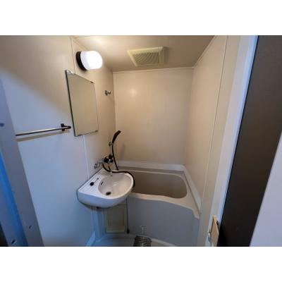 スマイズ伊勢原６　【禁煙🚭】　風呂トイレ別☆室内洗濯置場有☆伊勢原駅まで徒歩６分☆コンビニ近くに有☆の物件画像