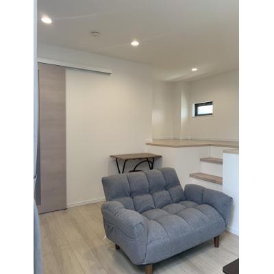 トーマンスリー飯塚市菰田東☆築浅デザイナー物件☆ネット無料☆駐車場有り(敷地外徒歩1分)の物件画像