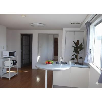 淡路島・洲本ICから車12分　駐車場１台込🚙コンビニ目の前🏪広々１LDK✨Wifi無料👍スマートTV【M065】の物件画像