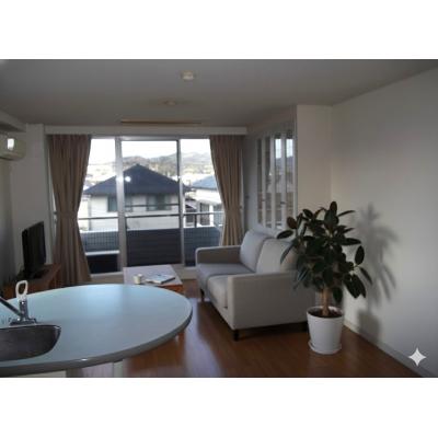 淡路島・洲本ICから車12分　駐車場１台込🚙コンビニ目の前🏪広々１LDK✨Wifi無料👍スマートTV【M065】の物件画像