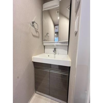 【本町駅　徒歩5分】EC心斎橋central　⑬分譲タイプ、NET使い放題・ペット相談可、2口ガスコンロ・浴室暖房乾燥機・温水洗浄便座！】の物件画像