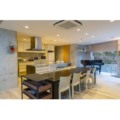 最大10名宿泊可能//丸々貸し切り/サウナ/ジャグジー/3階建てデザイナーズヴィラ/週1清掃込★の物件画像