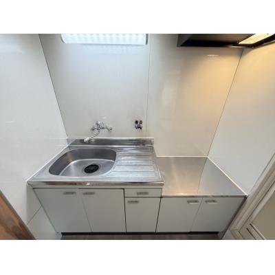 フラット34茨木【ペット1匹飼育可！敷地内駐車場、無料インターネットあり！】の物件画像