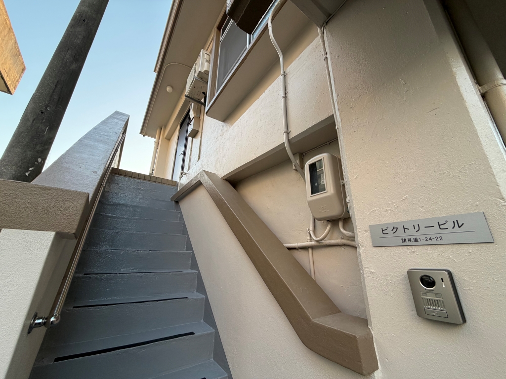 マンスリーリブマックス沖縄市諸見里ビクトリーランド◇『駐車場付・3LDKメゾネット・140㎡・フォースベッド・ダーツ・麻雀卓』≪プレミアムシリーズ≫の物件画像