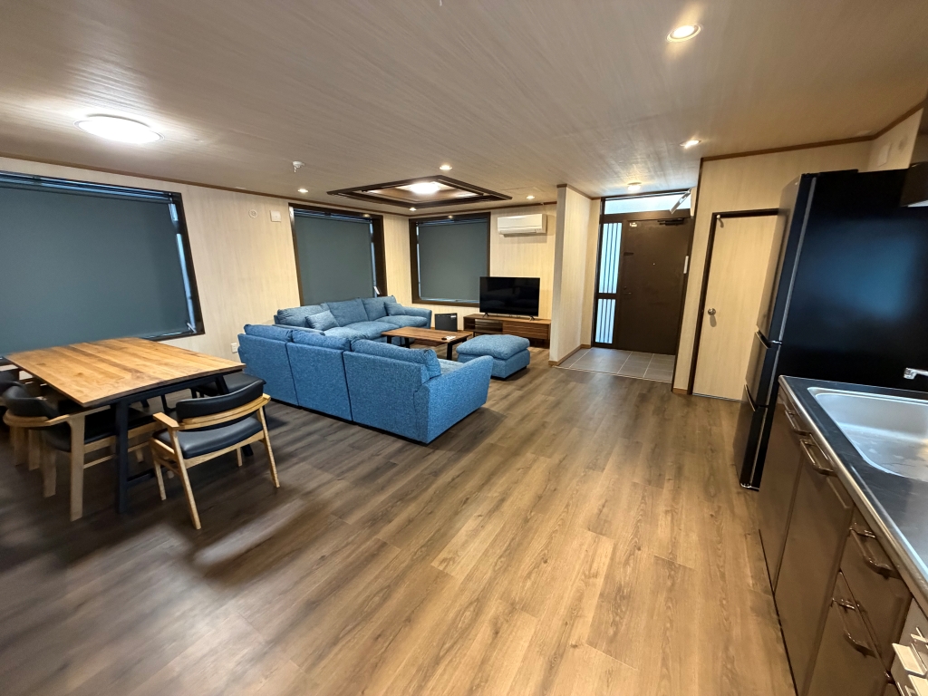 グッドステイ沖縄市諸見里ビクトリーランド◇『駐車場付・3LDKメゾネット・140㎡・フォースベッド・ダーツ・麻雀卓』【デラックス】の物件画像