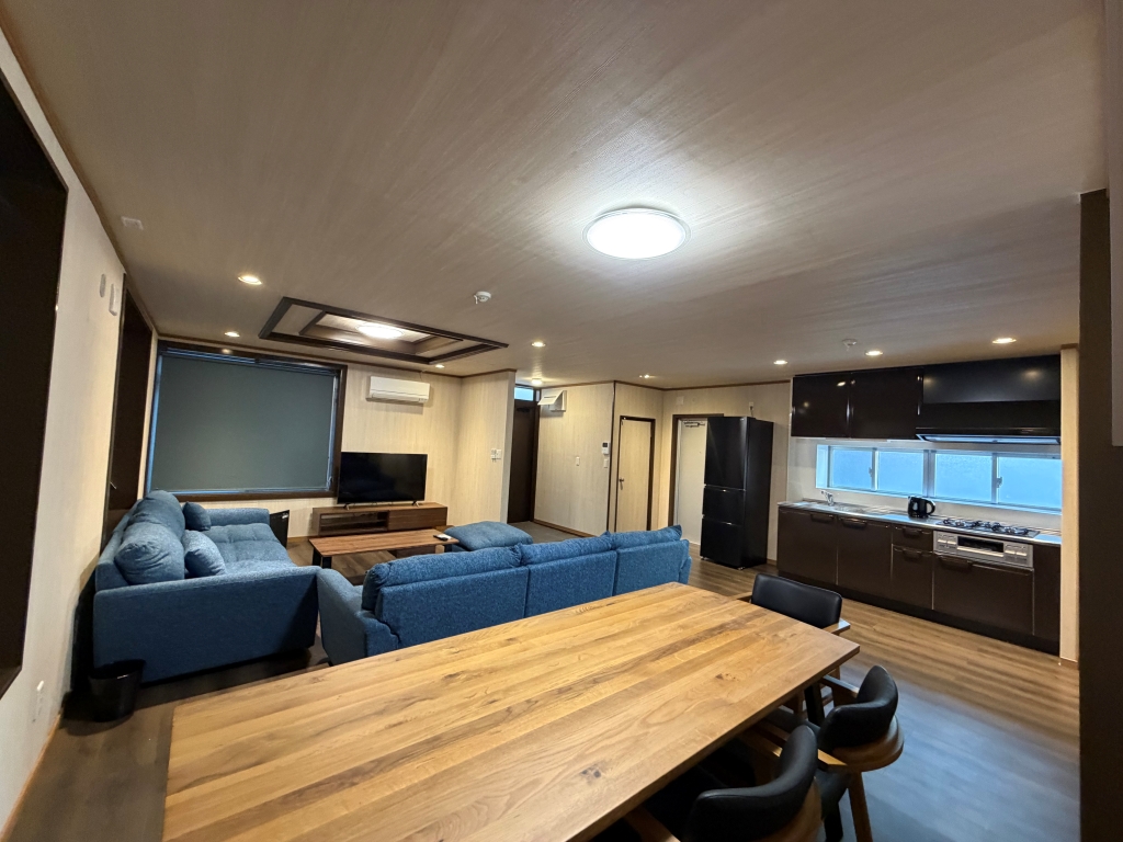 グッドステイ沖縄市諸見里ビクトリーランド◇『駐車場付・3LDKメゾネット・140㎡・フォースベッド・ダーツ・麻雀卓』【デラックス】の物件画像