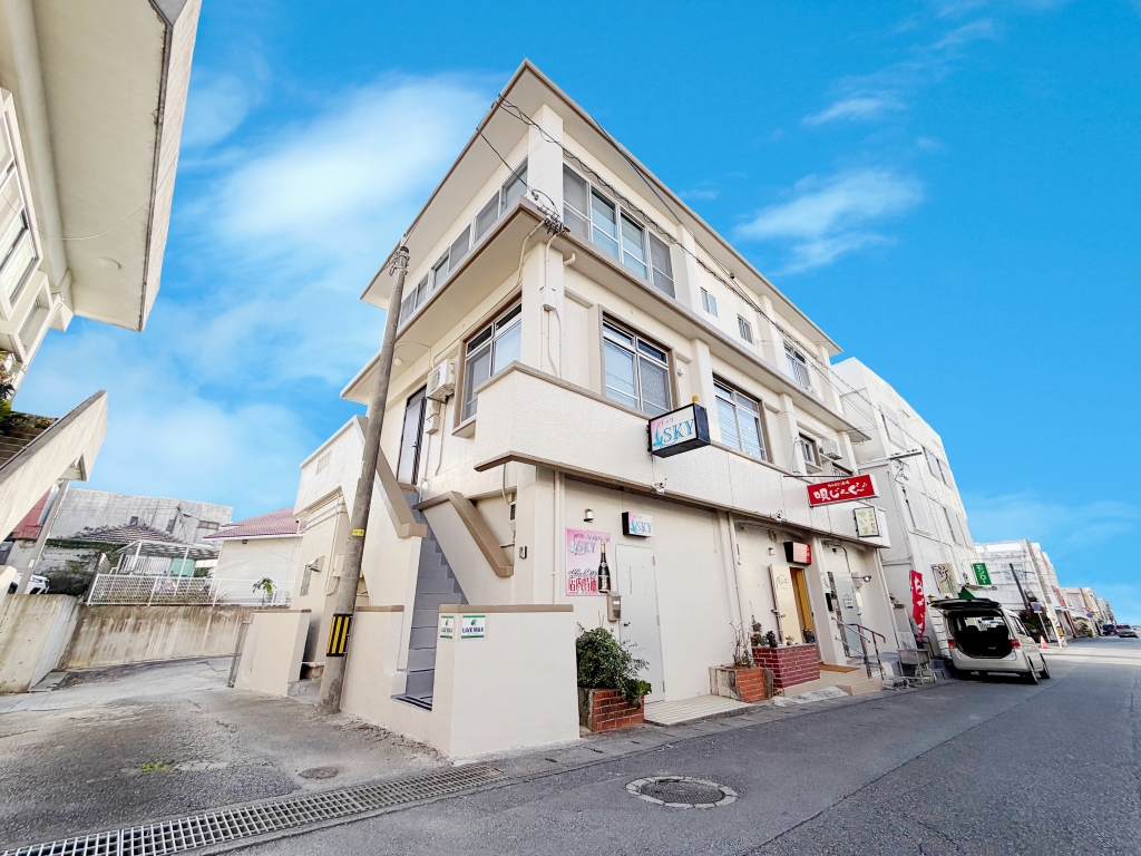 グッドステイ沖縄市諸見里ビクトリーランド◇『駐車場付・3LDKメゾネット・140㎡・フォースベッド・ダーツ・麻雀卓』【デラックス】の物件画像