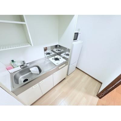 ＳマンスリーJR松山駅南（2-1）【ネット無料・コンビニ、スーパー徒歩圏内・宅配BOX有・JR松山駅徒歩6分】の物件画像