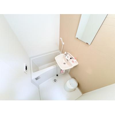 Sマンスリー松山市駅東（5-2）【ネット無料・築浅・オートロック・近隣コインパーキング多数】の物件画像