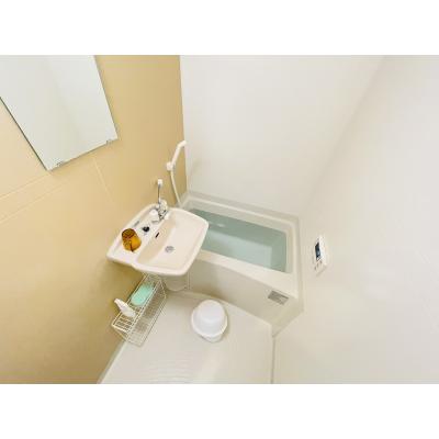 Sマンスリー松山市駅東（5-5）【ネット無料・築浅・オートロック・近隣コインパーキング多数】の物件画像