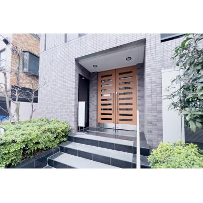 人気の新宿エリア/コンビニ徒歩3分/ホテルライクな上質インテリアの物件画像