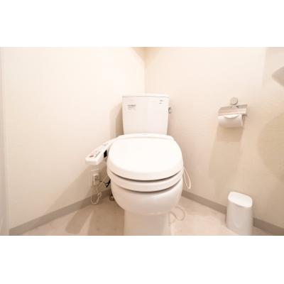 スーパー徒歩1分/大きな窓がある明るいお部屋/の物件画像