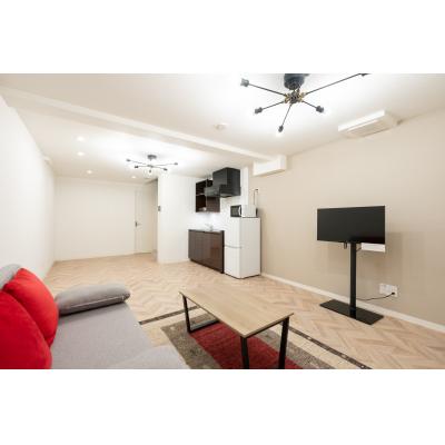 最大6人利用可能/新宿まで電車で約5分と好アクセス/コンビニやレストランが充実/LaVie四谷102の物件画像