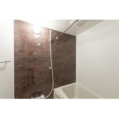 最大6人利用可能/新宿まで電車で約5分と好アクセス/コンビニやレストランが充実/LaVie四谷102の物件画像