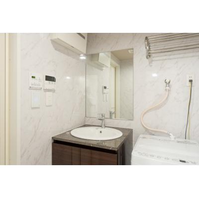 最大6人利用可能/新宿まで電車で約5分と好アクセス/コンビニやレストランが充実/LaVie四谷102の物件画像