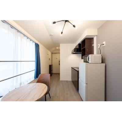 新宿まで電車で約5分と好アクセス/コンビニやレストランが充実/LaVie四谷 401の物件画像