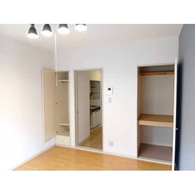 KIT【国道8号線から車4分♪】屋根付き駐車場有☆バストイレ別の物件画像