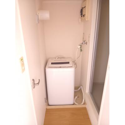 KIT【駐車場有♪】防犯カメラ付☆バストイレ別☆宅配BOXの物件画像