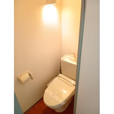 KIT【駐車場有♪】防犯カメラ付☆バストイレ別☆宅配BOXの物件画像