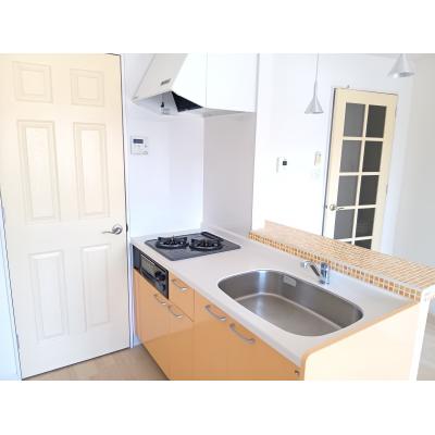 KIT【屋内駐車場有♪】2名入居可☆角部屋1LDK☆陽当たり良好の物件画像