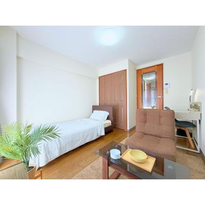 【前橋駅の北東 徒歩15分】🌿グランマンスリー前橋市朝日町R203🌿ソファー付きで快適にお過ごしいただけます♪🌈バストイレ別🛁ウォシュレット付き✨の物件画像