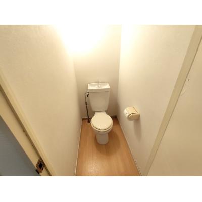 🍙🍜【駐車場あり】❤️‍🔥飲食店コンビニ近♪🚗バストイレ別🛀🫧便利物件✨の物件画像