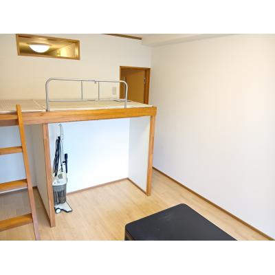 KIT【福井駅徒歩8分♪】オートロック☆家具家電完備☆駐車場有の物件画像