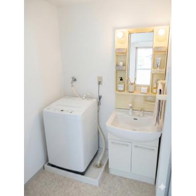 🌈新規オープン賃料半額🌈法人歓迎！駐車場付き＆ネット無料📶大型バイクも✨ゆとりの2DKで快適✨【M076】の物件画像