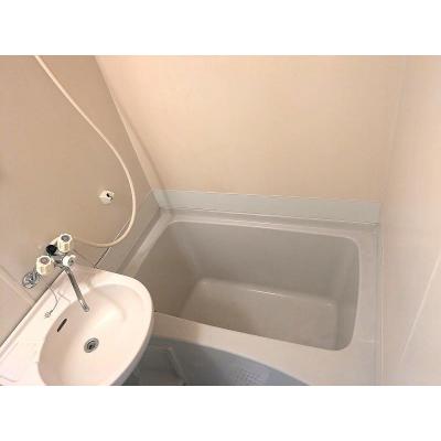 ユニオンマンスリーお花茶屋７　103　1K・セミダブル☆【禁煙ルーム】人気の角部屋！デスク・チェア＆たっぷり収納2ドア冷蔵庫など生活家電のあるお部屋/京成本線利用で京成上野駅まで約16分でアクセス！の物件画像