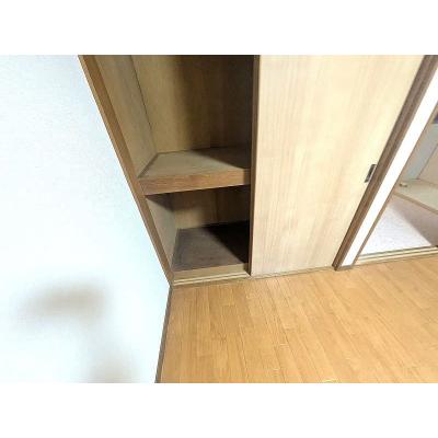 ユニオンマンスリーお花茶屋７　103　1K・セミダブル☆【禁煙ルーム】人気の角部屋！デスク・チェア＆たっぷり収納2ドア冷蔵庫など生活家電のあるお部屋/京成本線利用で京成上野駅まで約16分でアクセス！の物件画像