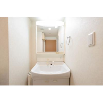 江戸川橋徒歩4分！神楽坂近く/最大4名/家具・家電完備/DeLCCS山吹神楽坂III 701の物件画像