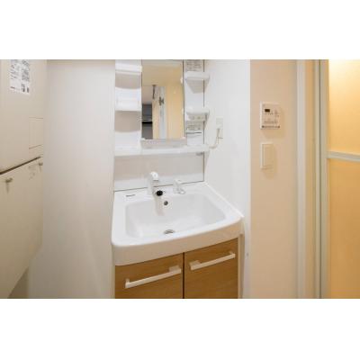 新宿駅まで乗り換えなし/初台駅から徒歩9分/最大4名/MAT　SHIBUYAHONMACHI 404の物件画像