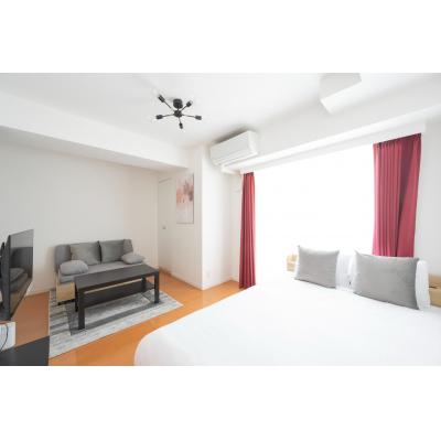 東新宿駅から徒歩4分/家具・家電付/最大3名/プラーズタワー東新宿 903の物件画像