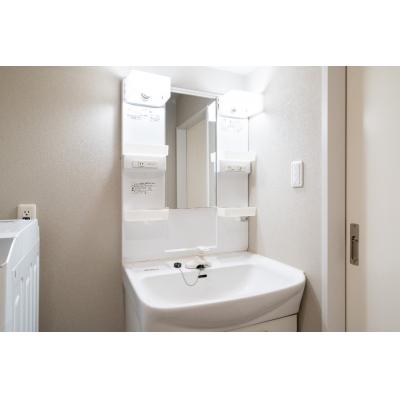 新宿駅より徒歩5分の好立地/最大8名利用可能/家具家電充実/Wi-Fi完備/小滝橋パシフィカビル 901の物件画像