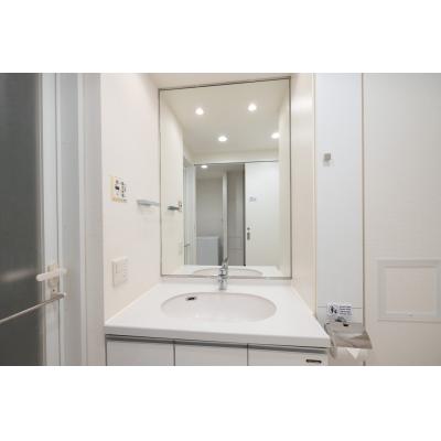 最寄駅まで徒歩5分/新宿まで2駅/家具家電付き/レジディア中落合B 106の物件画像