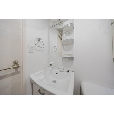 最寄駅から徒歩8分/2駅2路線が利用可能！/家具家電充実/Wi-Fi完備/MAT ARAIYAKUSHI WEST 203の物件画像