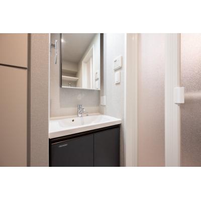 要町駅から徒歩6分/池袋までのアクセス抜群/光あふれるおしゃれ空間/家具家電完備/ルネサンスコート池袋WESTII 202の物件画像