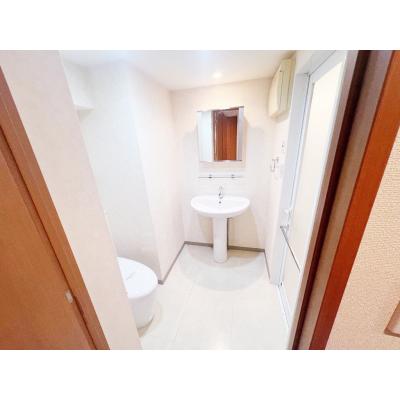 OneLife横浜中央【★オートロック・バストイレ別・独立洗面台・浴室乾燥機付き】の物件画像