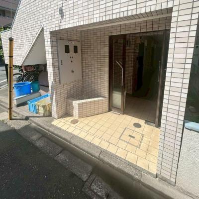 【J’sマンスリー東府中 302】即入居可🌟厚さ20㎝超高密度ポケットコイルマットレス使用！駅徒歩5分、新宿駅まで乗換無し！アクセス良好☆【インターネット無料】の物件画像