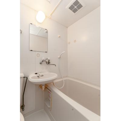駅徒歩圏内！家具家電付！駐車場付！TM221　102号室の物件画像