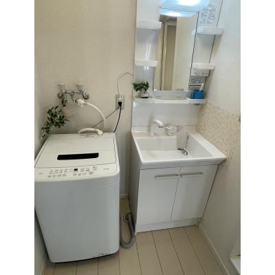 駐車場付き✨カーポート2台付！WIFIあり追分駅徒歩１分♪コンビニ・スーパー目の前！　すむだすセブンの物件画像