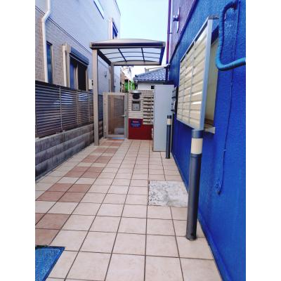 【J’sマンスリー千歳船橋 301】即入居可🌟厚さ20㎝高密度ポケットコイルマットレス使用！駅徒歩6分、新宿駅や都心エリアへのアクセス良好☆【インターネット無料】の物件画像