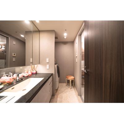 超高層52階建て高級タワーマンション、免震ツインタワー37階角部屋 ★高級家具、家電付きの物件画像