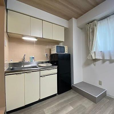 マンスリーマンション本町Ⅰ【シモンズマットレス採用でホテルのような寝心地、インターネット無料・追加料金なし、オートロック付きで安心、宅配ボックスが便利】の物件画像