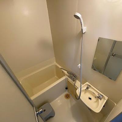 マンスリーマンション本町Ⅰ【シモンズマットレス採用でホテルのような寝心地、インターネット無料・追加料金なし、オートロック付きで安心、宅配ボックスが便利】の物件画像