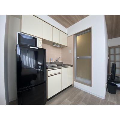 マンスリーマンション本町Ⅰ【シモンズマットレス採用でホテルのような寝心地、インターネット無料・追加料金なし、オートロック付きで安心、宅配ボックスが便利】の物件画像